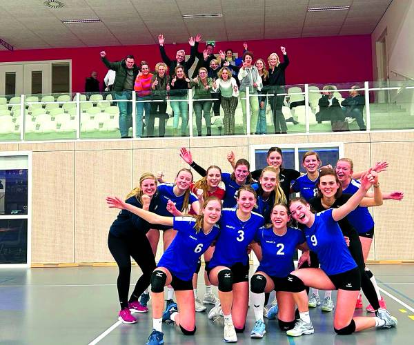 Denekampse volleybalmeiden bij beste 8 van Nederland