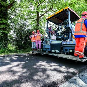 Succesvolle aanleg van Harsfalt in Saasveld