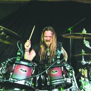 Denekampse drummer Nick Kerkhof leeft voor rock ’n roll