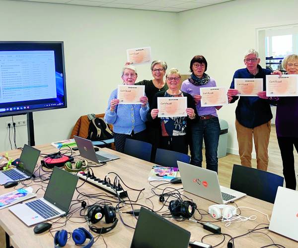 Cursus Klik en Tik succesvol afgerond in Bibliotheek Ootmarsum