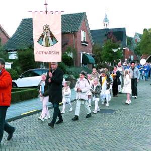 Mariaviering met processie