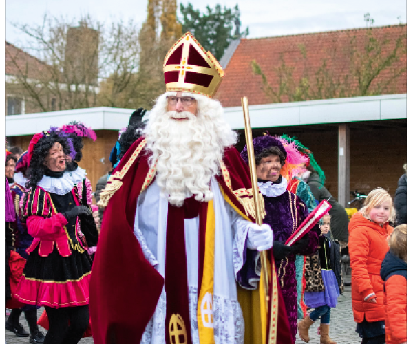 Sinterklaas en zijn Pieten aangekomen in Noord Deurningen