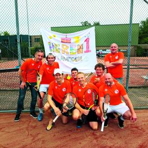 Eerste herenteam tennisvereniging Weerselo door naar hoogste zaterdagklasse