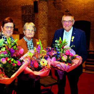 Drie jubilarissen gehuldigd tijdens Caeciliaviering in de Plechelmuskerk in Rossum