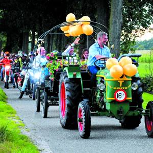 Huldiging wereldkampioen handbike Mark Mekenkamp in Saasveld