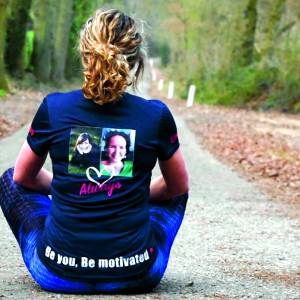 Moniek Gellekink uit Ootmarsum overleefd borstkanker en loopt halve marathon van Berlijn om geld op te halen voor het KWF