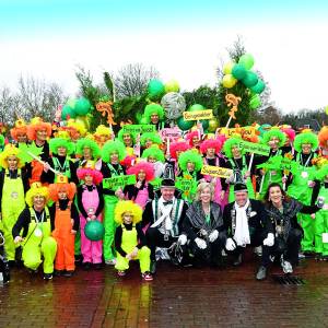 Het hele dorp deed mee met carnavalsoptocht in Saasveld
