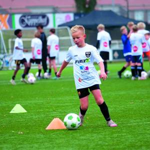 Eerste editie Fietz Voetbaldag bij SDC’12 een daverend succes met ongeveer 110 kinderen