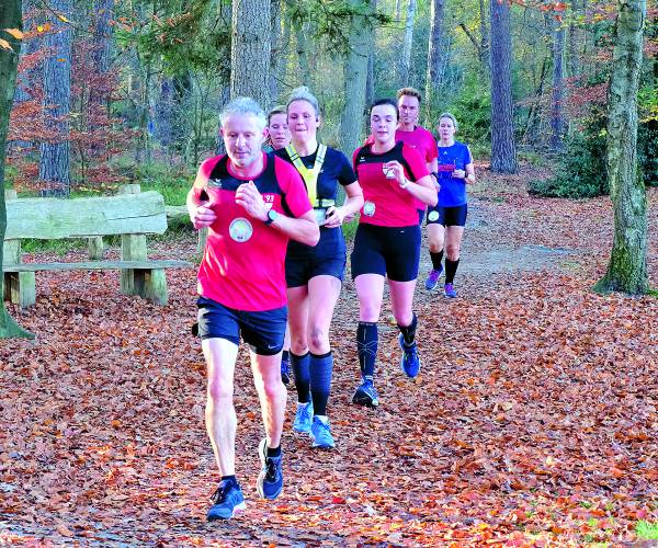 Burgemeester lost startschot maar loopt ook zelf mee bij Springendalloop